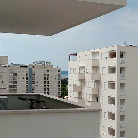 Lira Tauri Apartment Zadar